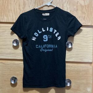 Black Hollister T-shirt